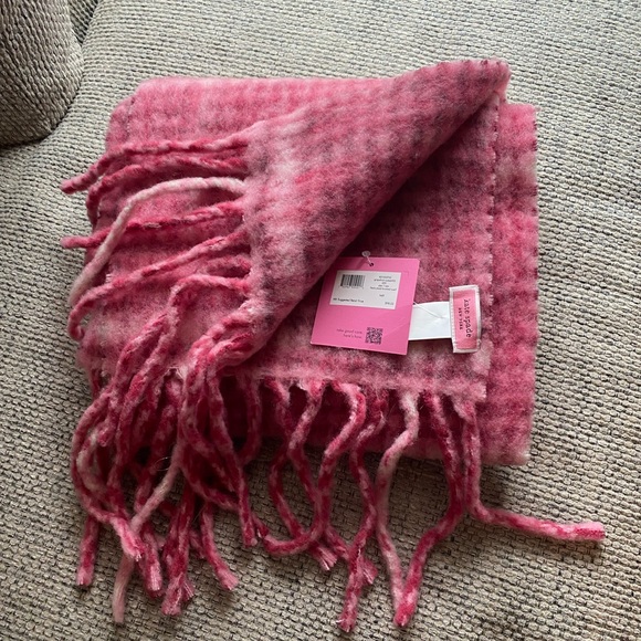 Kate Spade Scarf and Wallet - Picture 8 of 9